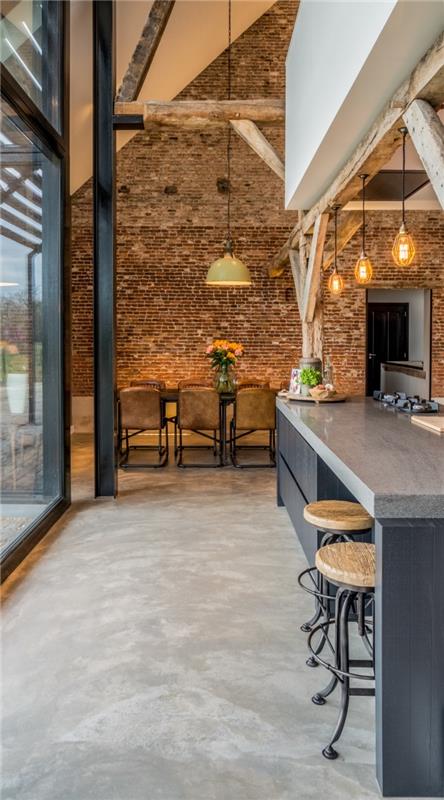 bir ahır evi nasıl yenilenir, mat siyah ve beyaz desenli hammaddelerle modern iç tasarım