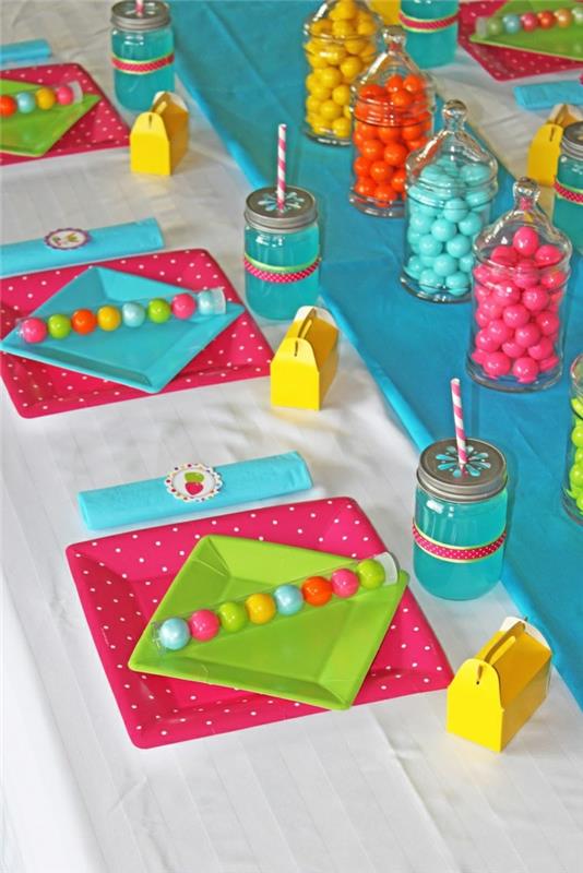 doğum günü-dekorasyon-çocuk-kız-nasıl-süsleme-masa-onun için-tatlı-gökyüzü-mavi-masa örtüsü