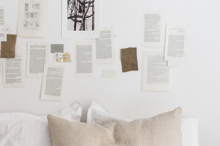 genç odasındaki duvarları gazete ve kitap sayfaları ile nasıl dekore edersiniz, kağıtta yaratıcı aktivite