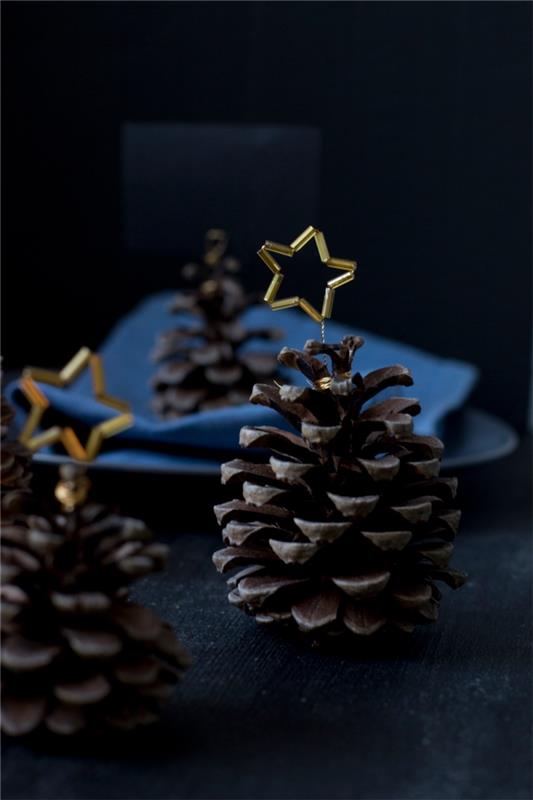 orijinal bir Noel masa dekorasyonu, çam kozalağı tasarımlı dekoratif nesne ve küçük altın yıldız nasıl yapılır