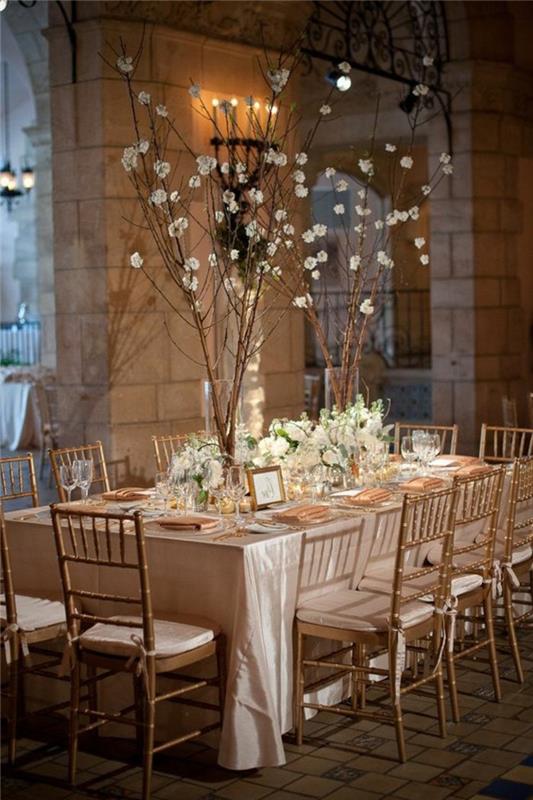 poroka-dogodek-dekoracija-poroka-miza-dekoracija-s-cvetličnimi vejami
