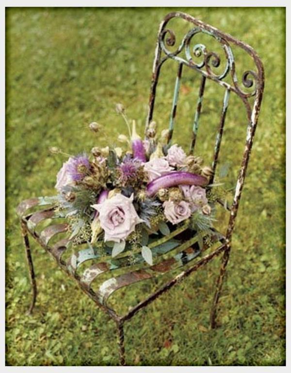 cvetlična-dekoracija-za-poroka-stol-ideja