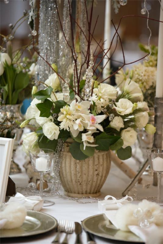 cvet-dekoracija-za-poroka-ideja-bele vrtnice