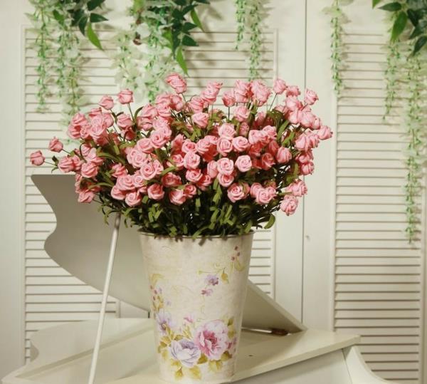 cvetlični okras-za-poroko-mizo-vaze-vrtnice