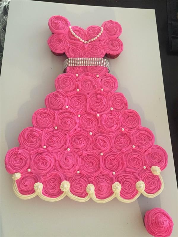 Šokoladinis pilies pyrago pyragas rožinės keksiukų formos