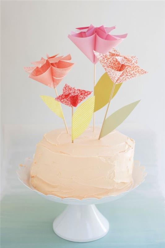 kaip pasigaminti originalų gėlių origami pyrago viršų, idėja saldžiam ir pasakiškam pyrago papuošimui