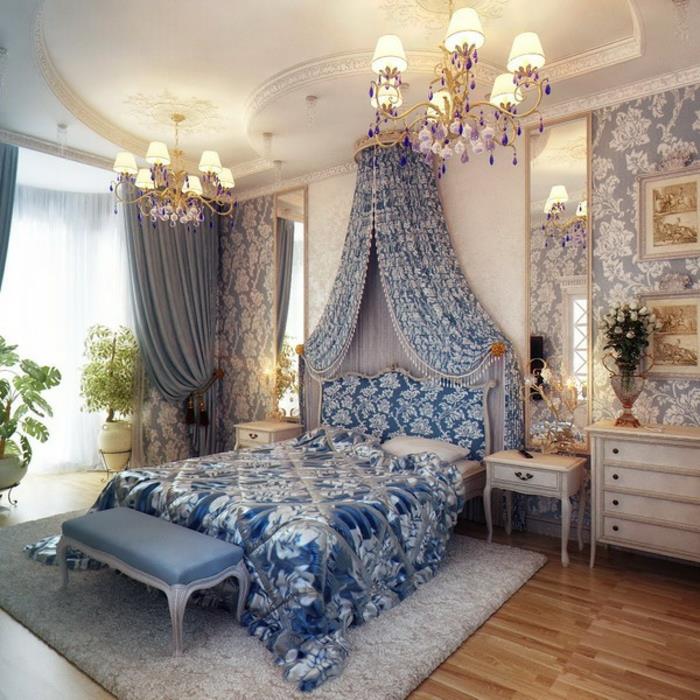 ideja za dekoracijo spalnice, klop v svetlo modri barvi, laminat, strop z ometjo, velika ogledala