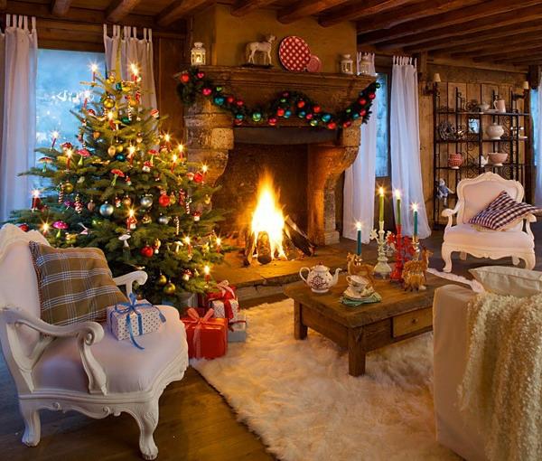 dekorasyon-yeni-yıl-masa-topları-mumlar-Noel ağacı