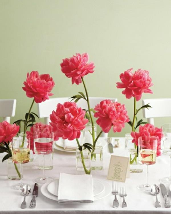 dekorasyon-yeni yıl-masa-pembe-çiçekler