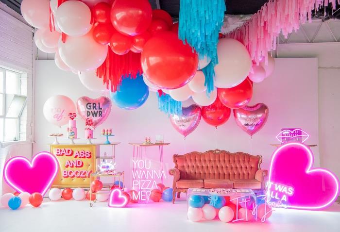 deko idėja 30 metų su žaižaruojančių spalvų daiktais, organizuokite gimtadienio šventę namuose moterims