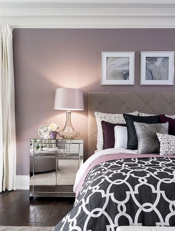 Aukščiausios klasės miegamojo dekoras tėvams, chromuotas metalinis naktinis stalas, violetinės miegamojo sienos
