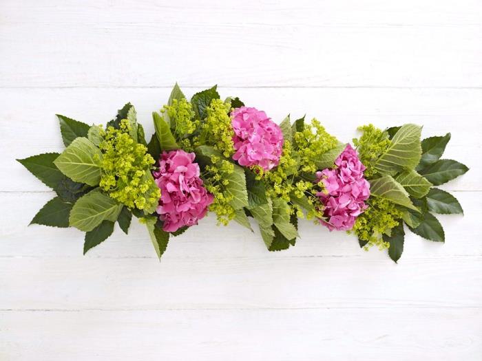 Fiori ortensie, addobbi natalizi fai da te, centrotavola con fiori