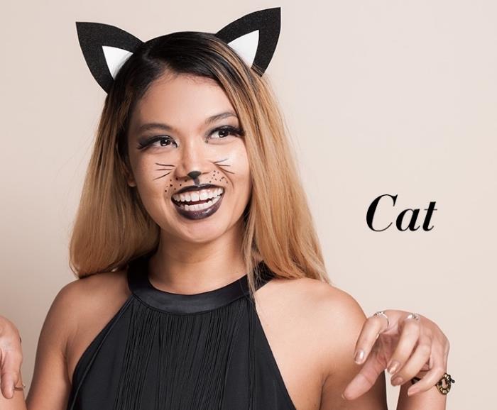 lengva karnavalinio makiažo idėja, kačių makiažo pavyzdys su juodais lūpų dažais ir akių kontūro pieštuku ūsų pavidalu