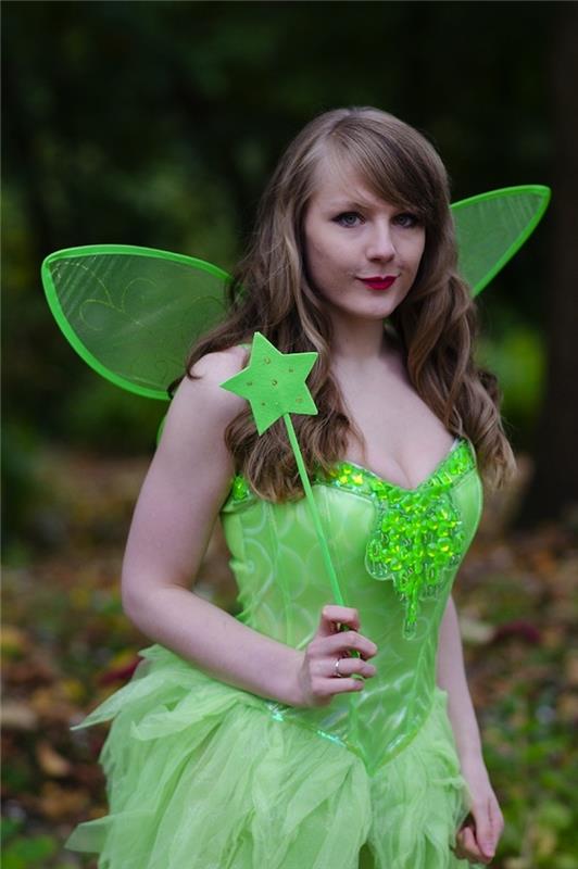 moters kostiumas Helovinui, žali suknelės sparnai ir stebuklinga lazdelė, tinkerio kostiumo idėja