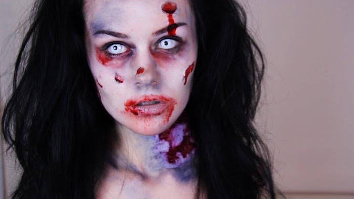 moteris Helovino makiažo siaubo zombis