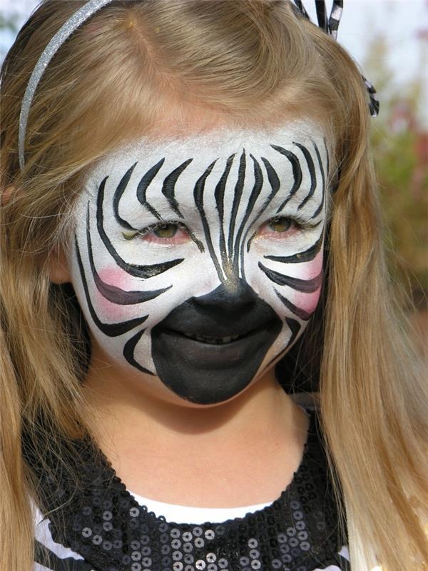 kako si narediti masko otroškega kostuma z enostavno belo in črno barvo v dizajnu zebre