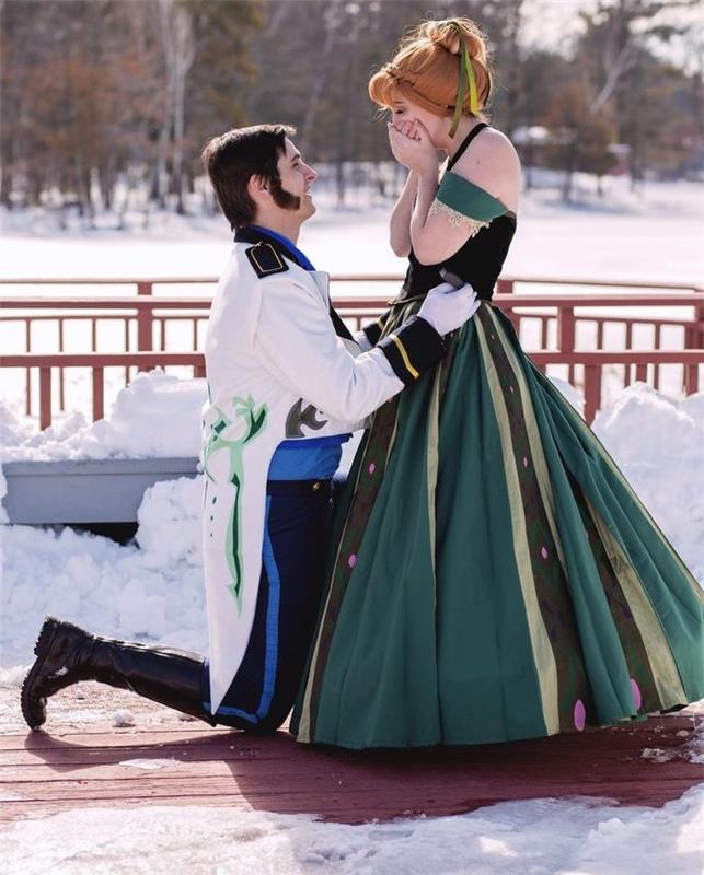 sanjska poroka, ki jo je navdihnil animirani film Snežna kraljica, ženska v pravljično zeleni obleki in moški v vintage kostumu, princ in princesa