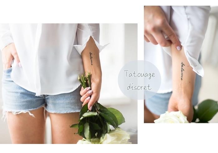 diskretna tetovaža, kratka jeansa, bela majica, cvetlični šopek belih vrtnic, tetovaža na zapestju