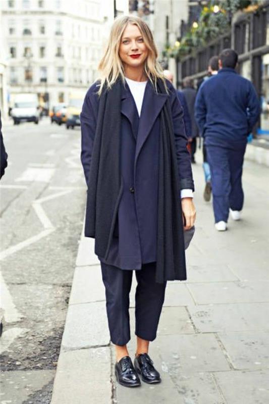 Derbies-moteris-oda-tamsiai-mėlyna-modernios moters-mados tendencijos