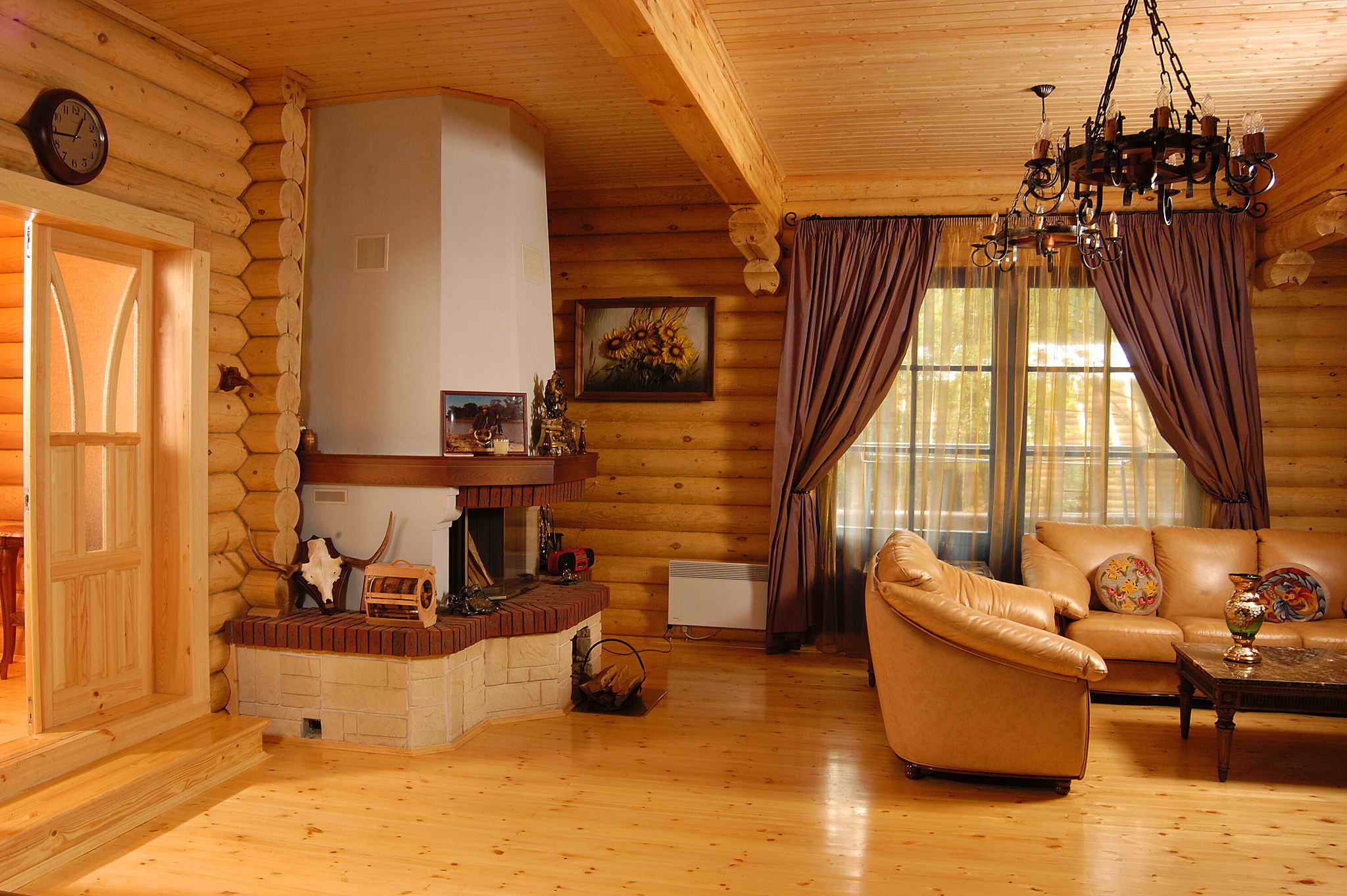 medinis namas su dideliu židiniu