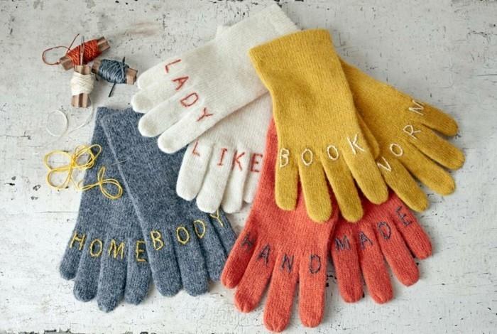 personalizirane rokavice-lepe-božično-darilo-ženska-in-moški-črke-vezene-z-rokavi-na-rokavicah