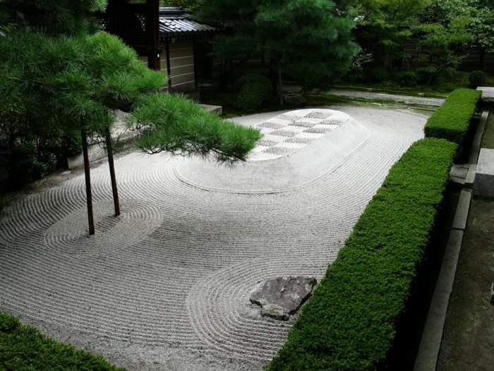 Japonski-zen-kamniti-vrtovi-Japonsko-drevo-Japonski-zen-vrt