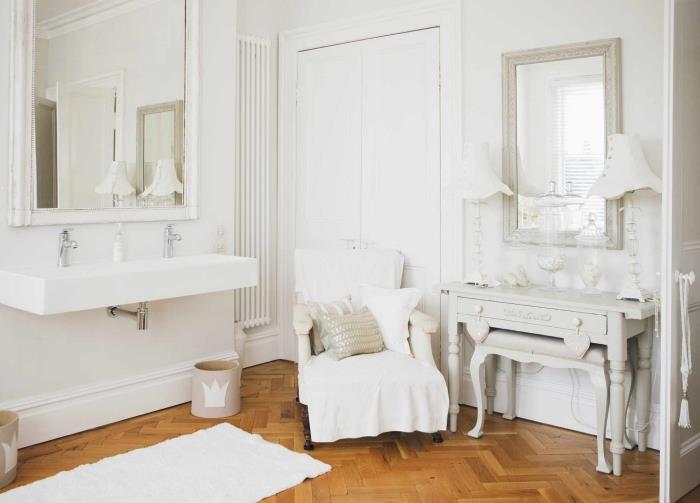 retro stiliaus vonios kambario dizainas medinis parketas baltų baldų apdaila kaimo namas prašmatnus