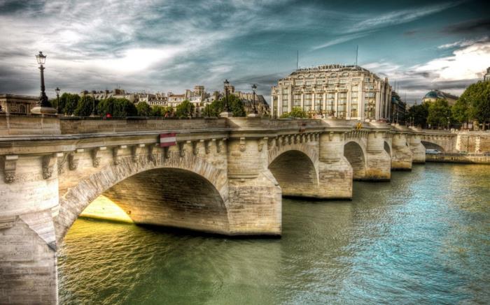destinacija-sprehodi-v-paris-obisk-sprehodi-v-paris-lepota-most-v-soncu