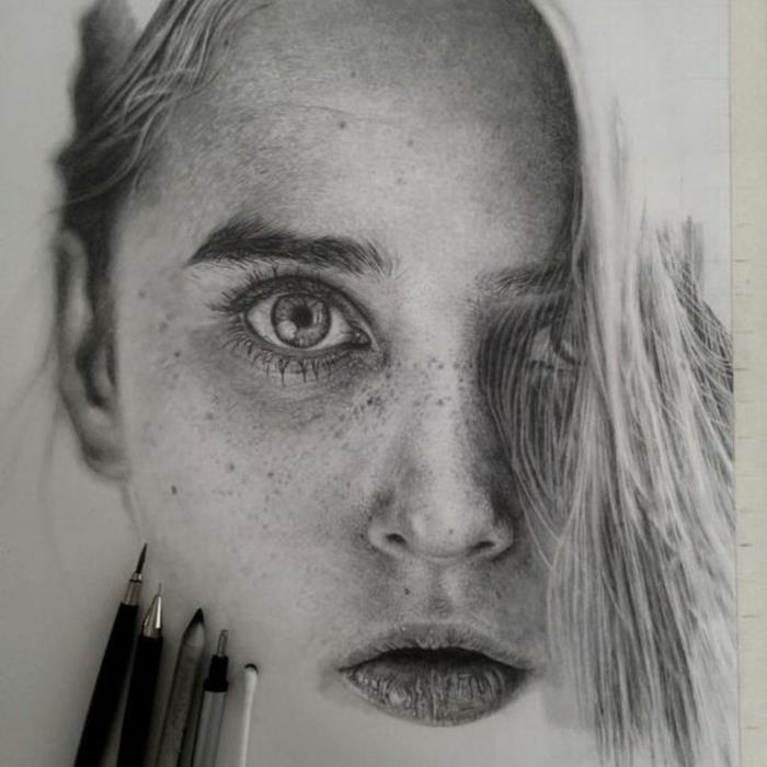 Disegno ragazza, ritratto di una donna, disegno viso a matita