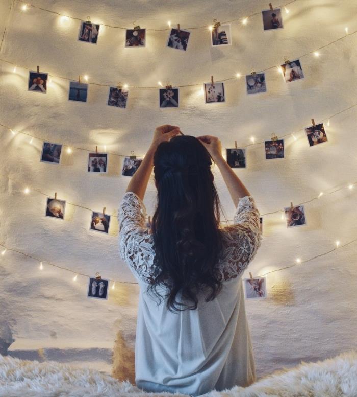 fotoğraflarla bir iç ışık çelenkini nasıl kişiselleştireceğinize dair fikir, odanızdaki duvarları kişiselleştirmek için yaratıcı proje