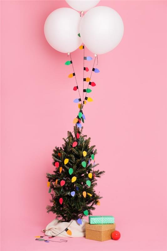 rankų darbo Kalėdų puošmena, skirta balionų ir mažų spalvotų popierinių lempų girlianda, originali ir lengvai pagaminama Kalėdų eglutės dekoravimo idėja