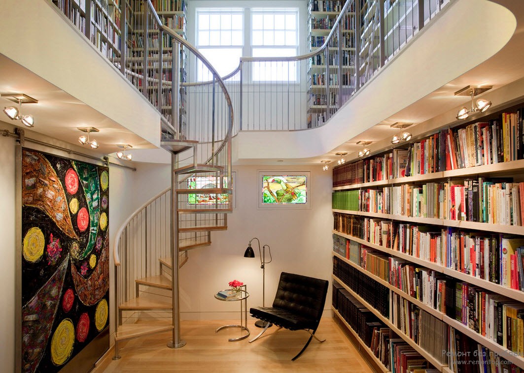 Mobiliario inusualmente espectacular de una biblioteca de dos niveles