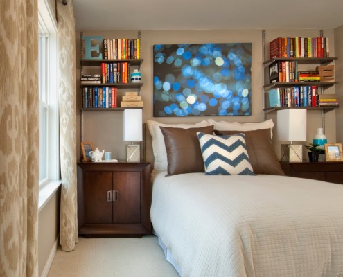 Diseña la habitación en colores moderadamente claros.
