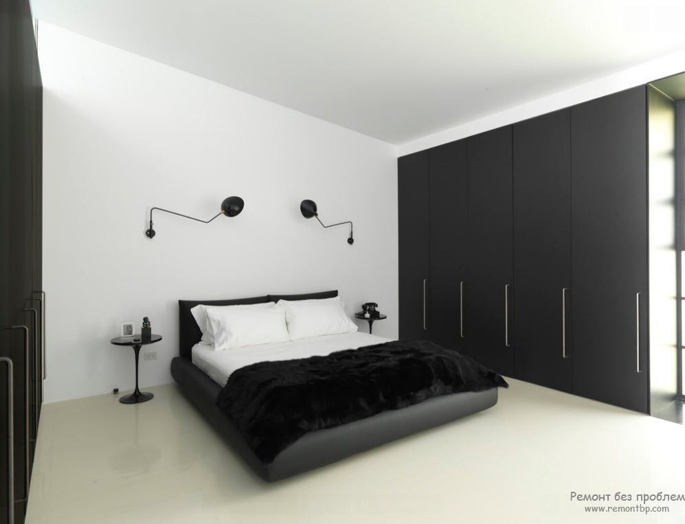 Combinação clássica espetacular de preto e branco em um quarto minimalista