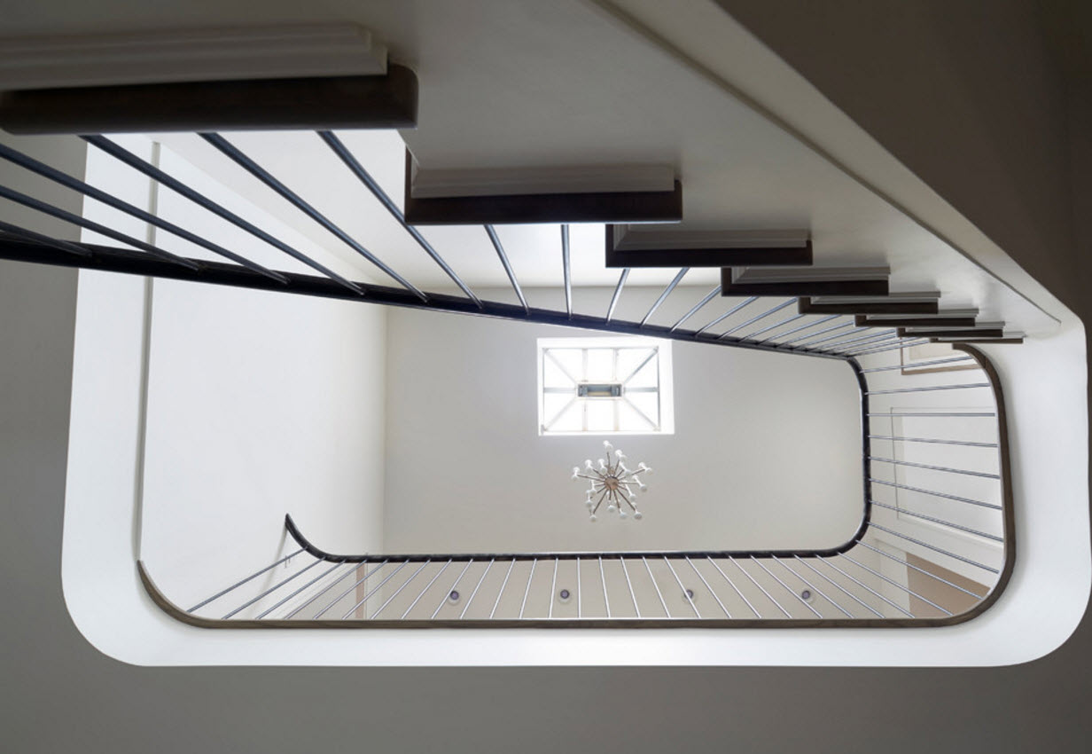 Escalera, vista inferior