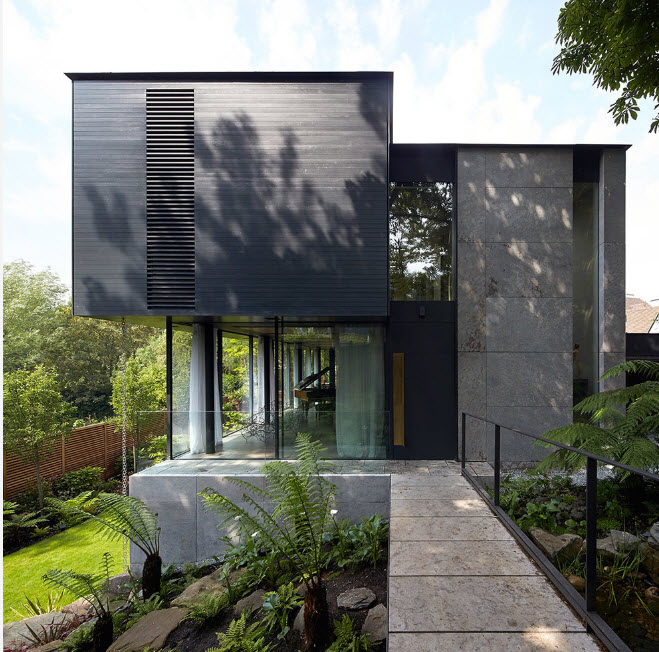 Zasebna hiša v sivi barvi