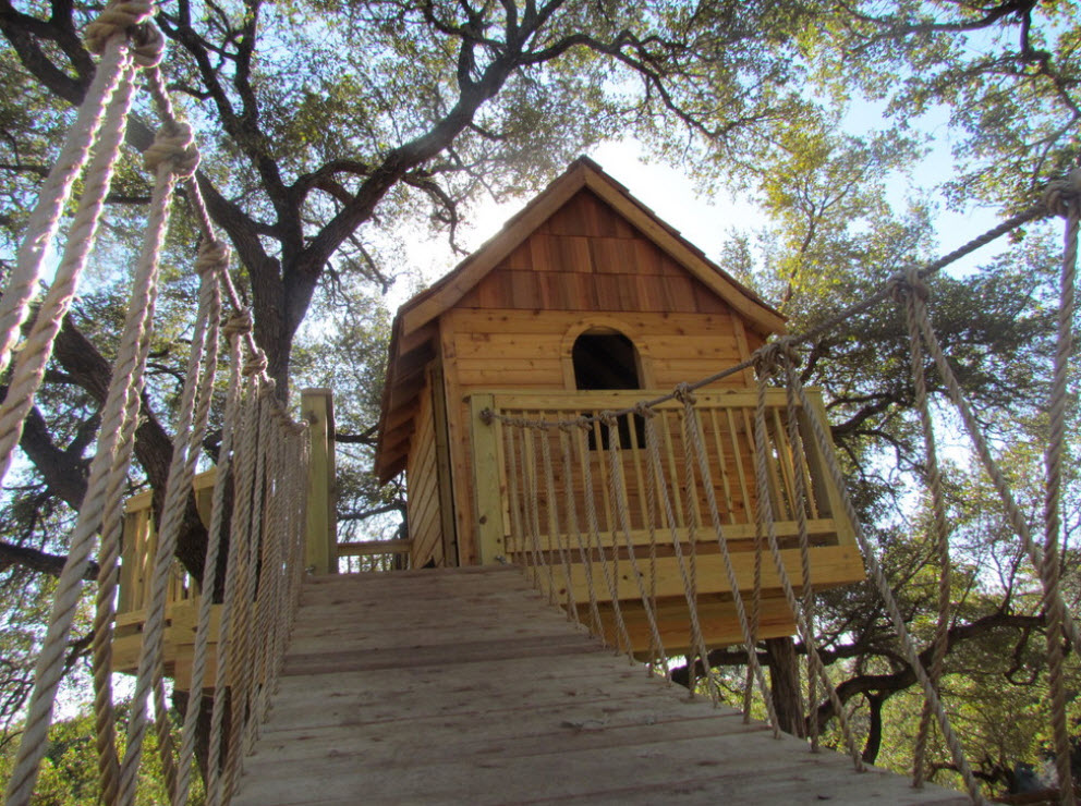 Casa pequena com teleférico