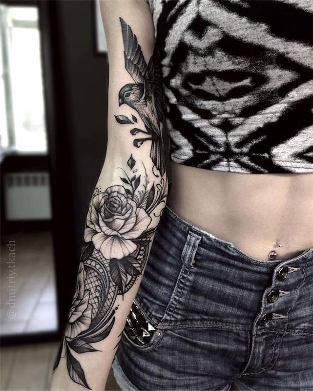 Idėja per dei tatuaggi piccoli reiškia, kad donna con disegno di fiori