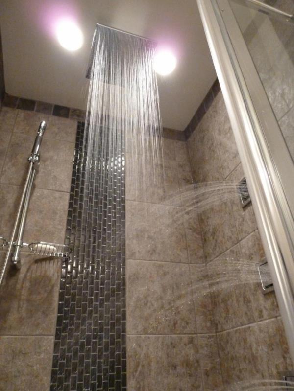 seramik-duvar-yağmur-duş-ve-modern-duşlar