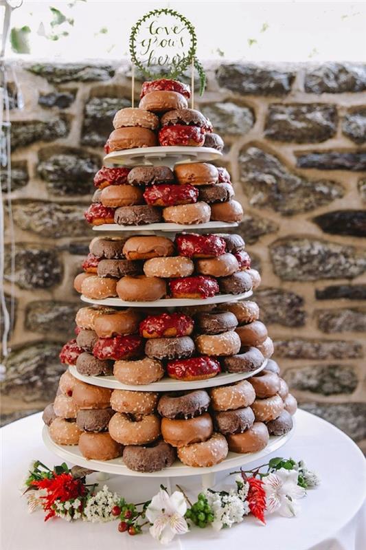 Vestuvių pyragaičių spurgos, vestuvinis tortas, originalus prabangus vestuvių tortas