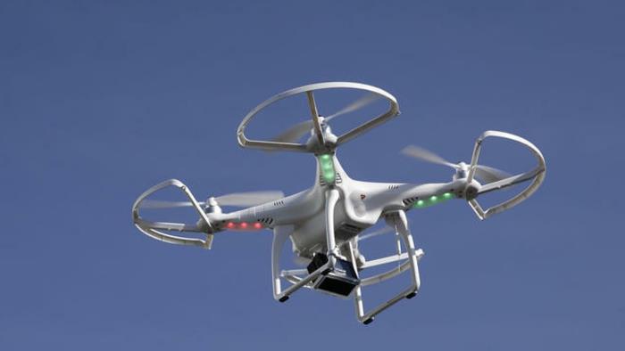 elegantiškas-nuotoliniu būdu valdomas-dronas-baltas modelis