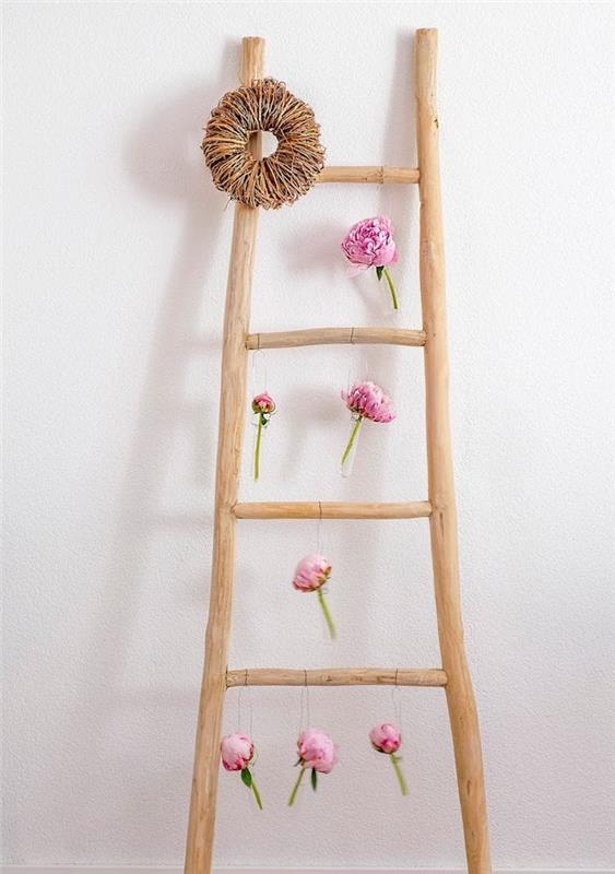 asılı şakayık çiçekleri ile dekoratif ahşap merdiven, gençler ve yetişkinler için manuel aktivite, DIY yatak odası dekoru