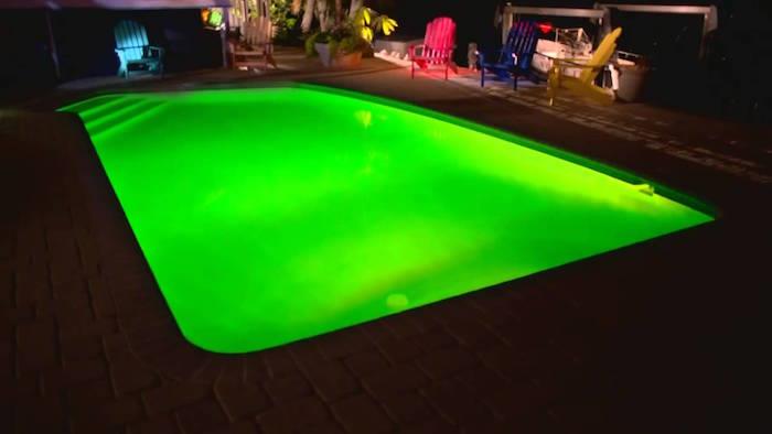baseino apšvietimas-vietoje-led-žalia-šviesa-sodas-deko