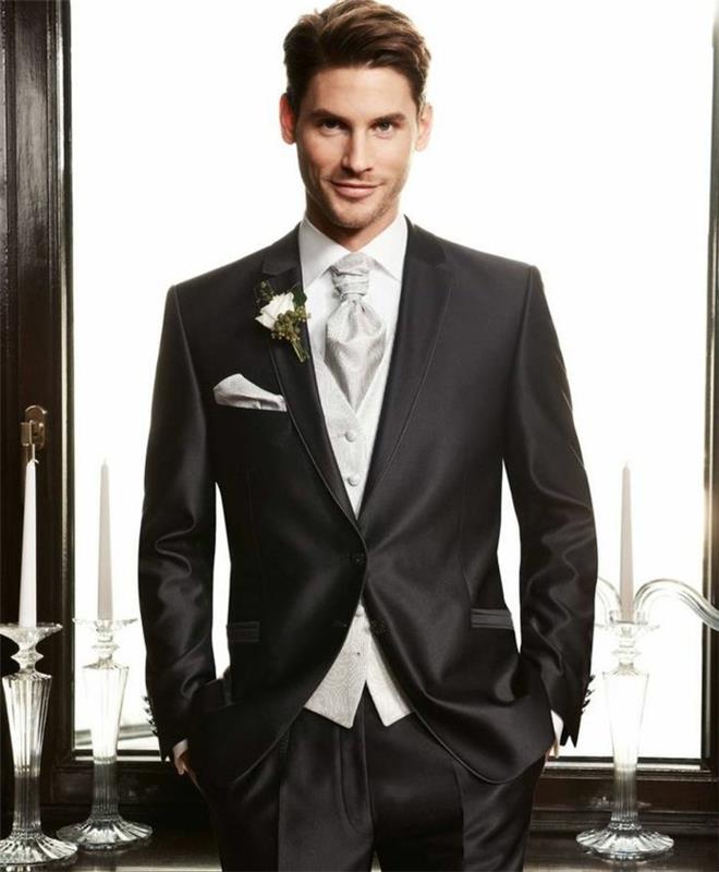 una proposta elegante per un abito matrimonio uomo grigio scuro con panciotti e cravatta grigio perla