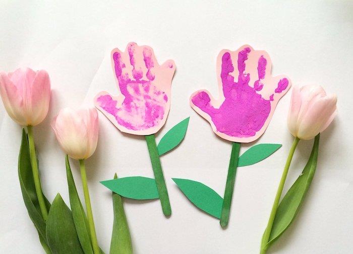 rankų atspaudai tapyboje ant popieriaus spalvingos ledų lazdelės tulpės kaip padaryti dovaną mamai lengvai pasidaryk pats pavasarį