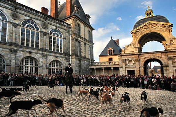 zgodovinski kraj-grad-grad-Fontainebleau-mesto-spremenjen