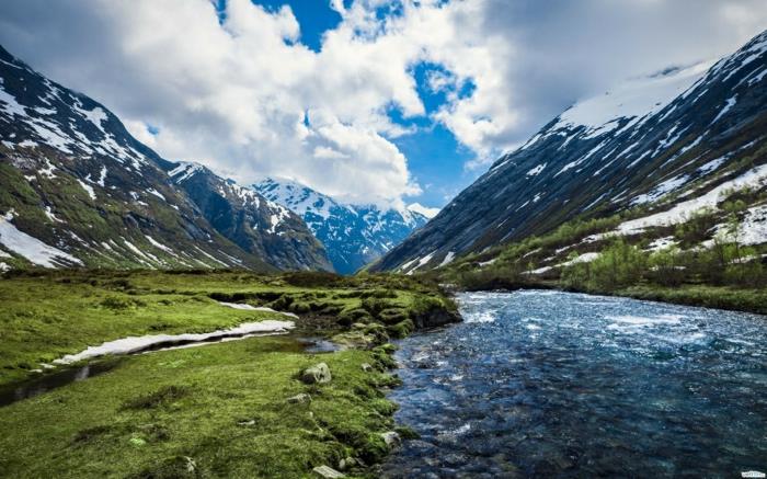 kar yağışı istasyonları-alpes-à-qoui-ça-resamble-le-lac-et-le-vert