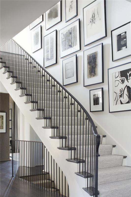 črno-belo dvobarvno stopnišče črni okvirji za fotografije črno-bele risbe siva stopniščna preproga