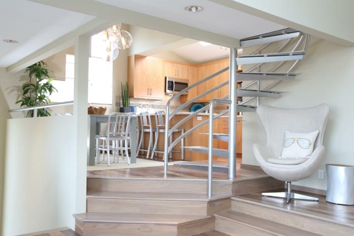 interjeras-laiptai-šviesioje medienoje-posūkis-šviesa-medis-in-modernus interjeras
