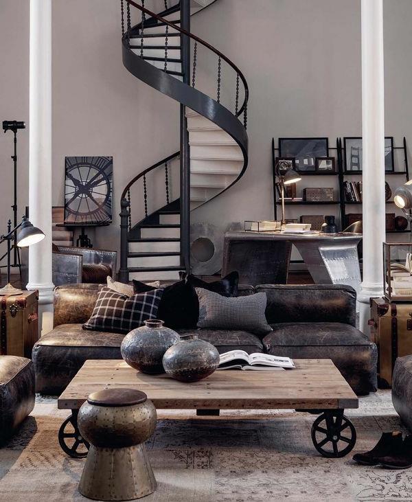 spiralė-palėpė-laiptai-pramoninis-stalas-ant ratų-odinė sofa